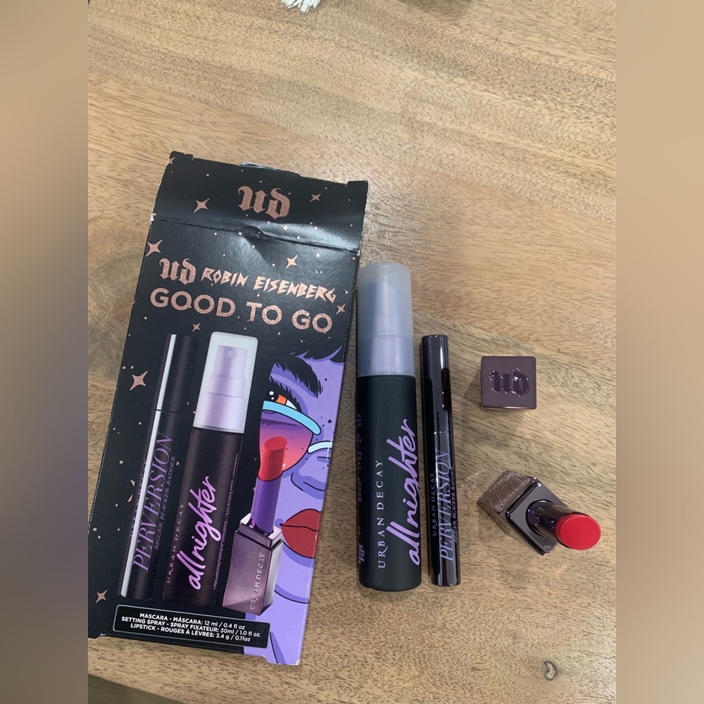 NIB Urban Decay x Robin Eisenberg Good to Go gift set trendy makeup classy - Picture 3 of 6